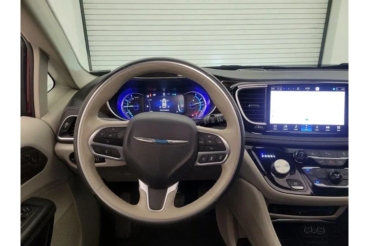 $29998 : Chrysler Pacifica Hybrid 202 image 10