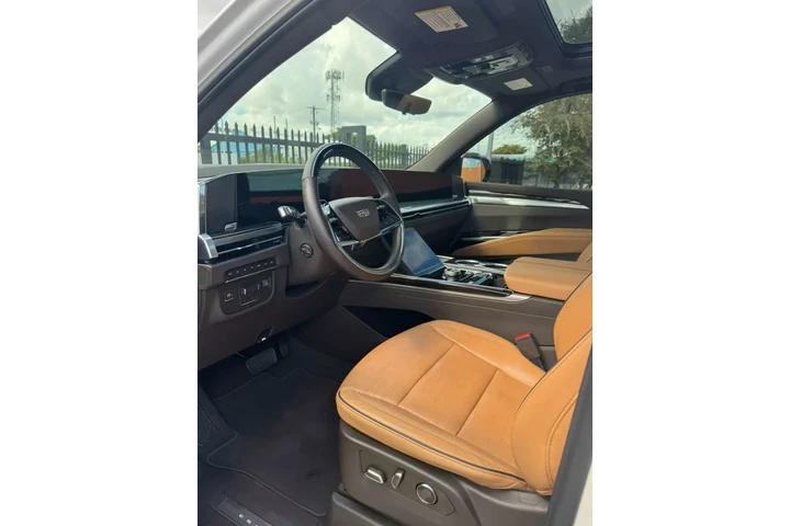 $98900 : CADILLAC ESCALADE PREMIUM LUX image 5