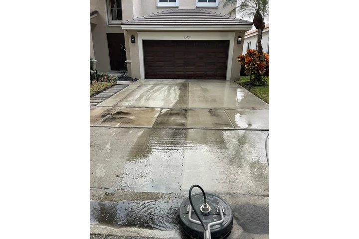 🚿✨ Why Pressure Washing ? image 3