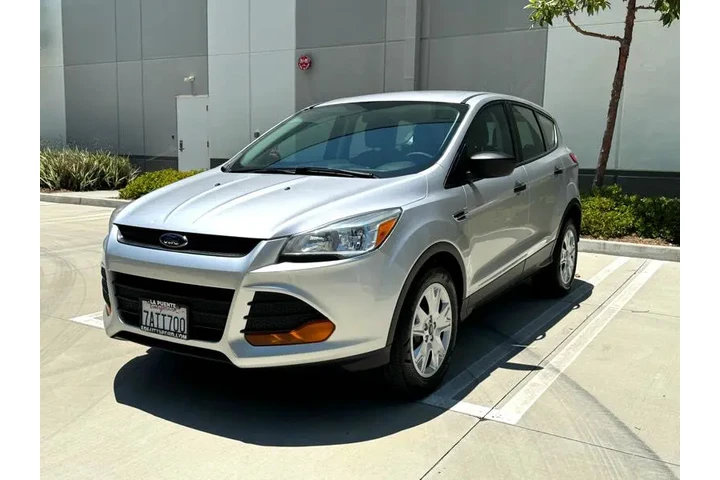 2014 Escape S FWD image 2
