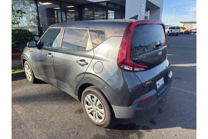 $15500 : Kia Soul 2021 LX 4dr Crossov image 2