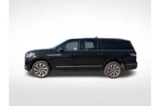 $35200 : Lincoln Navigator L 2022 4x2 thumbnail
