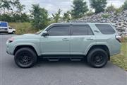 $41998 : PRE-OWNED 2022 TOYOTA 4RUNNER thumbnail