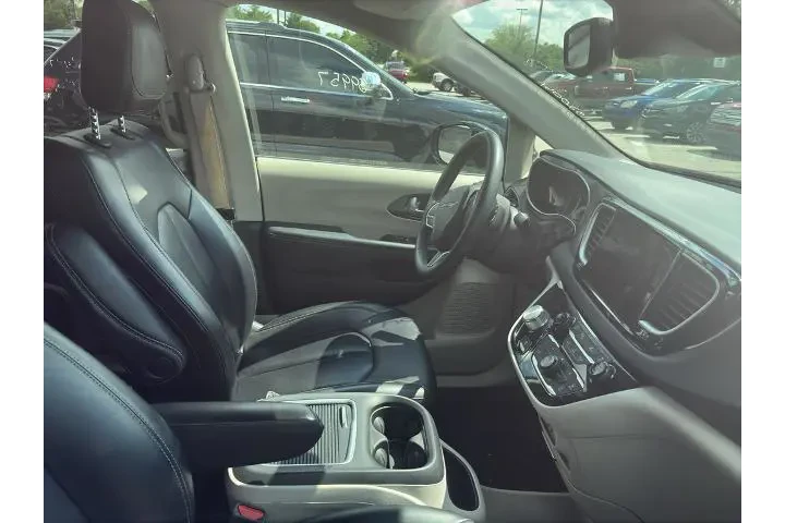 $27500 : Chrysler Pacifica 2024 Touri image 3