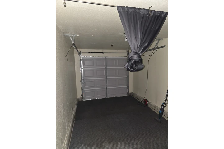 $500 : Room garage Rialto ca image 2