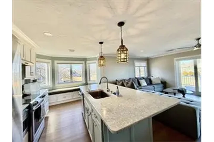 $5700 : Rental property with 3 bedro image 10