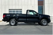 $39900 : Ford F-150 2025 4x4 XL 2dr R thumbnail