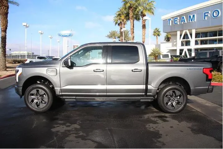 $38751 : Ford F-150 Lightning 2023 AW image 4