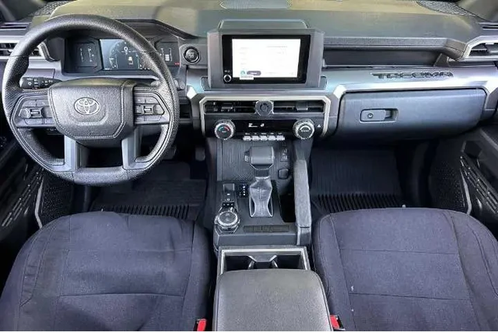 $38393 : Toyota Tacoma 2024 4x4 SR5 4 image 5