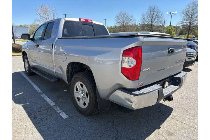 $31451 : Toyota Tundra 2019 4x4 SR5 4 image 5