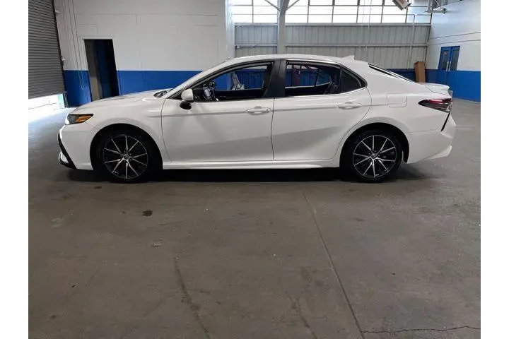 $23434 : Toyota Camry 2021 image 6