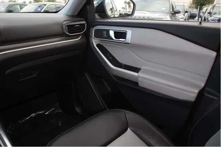 $25595 : Ford Explorer 2022 AWD XLT 4 image 8