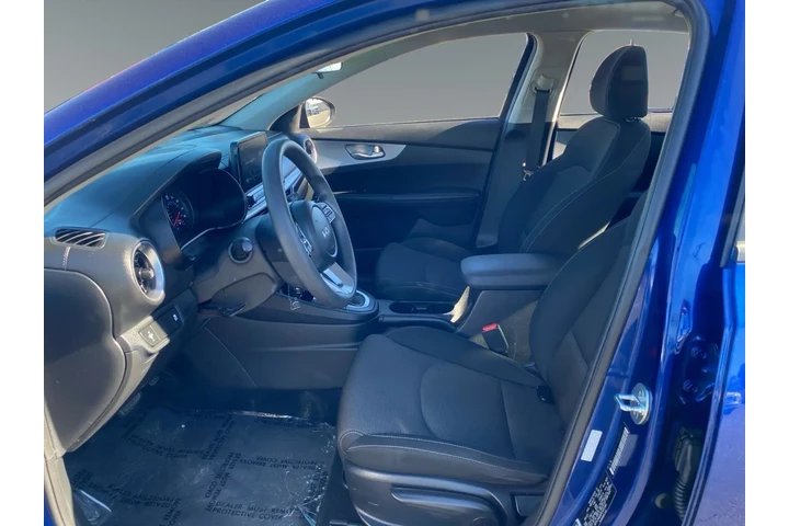 $18900 : Kia Forte 2023 image 3