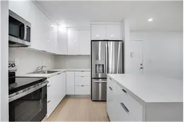 $2400 : Rental property with 2 bedro image 3