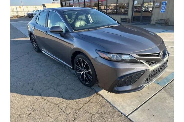 $22999 : 2021 Camry SE image 8