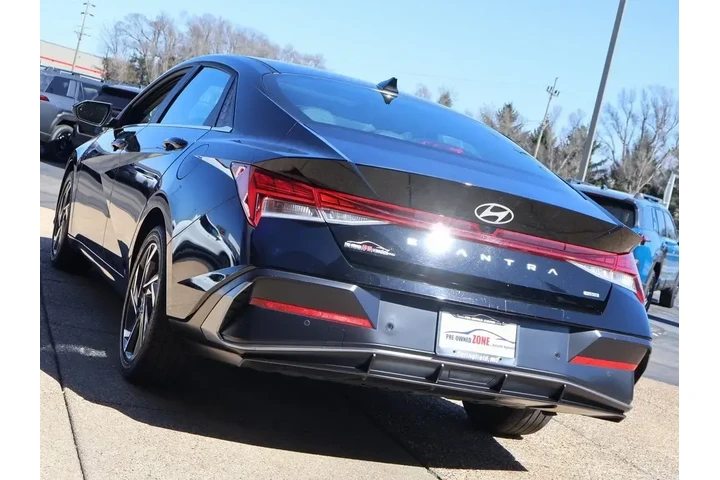 $23289 : Hyundai ELANTRA Hybrid 2024 image 4