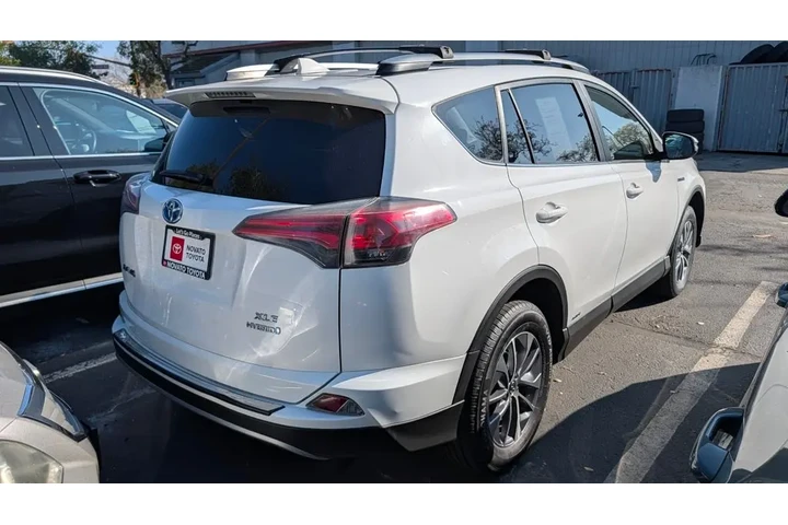 $24990 : 2017 RAV4 Hybrid XLE image 8