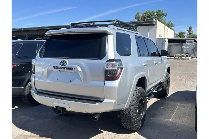 $27986 : Toyota 4Runner 2016 4x4 SR5 image 2