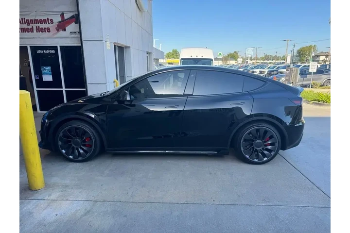 $32989 : Tesla Model Y 2023 AWD Perfo image 1