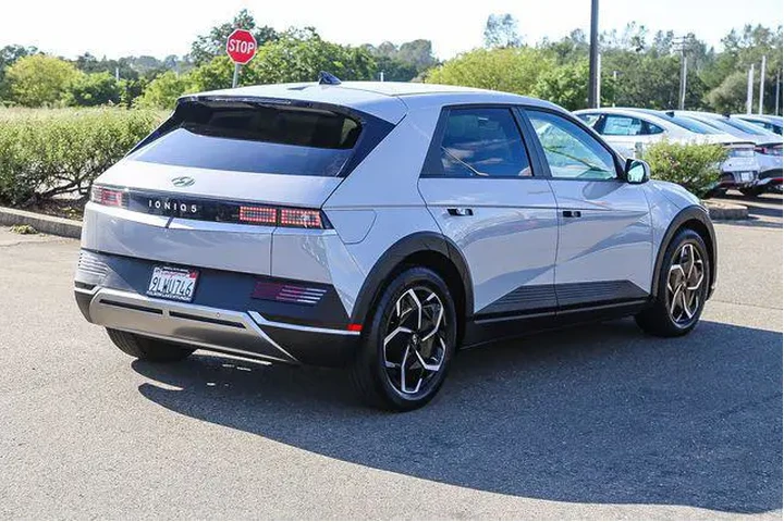 $25991 : Hyundai IONIQ 5 2024 SEL 4dr image 5
