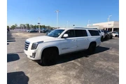 $15999 : Cadillac Escalade ESV 2017 P thumbnail