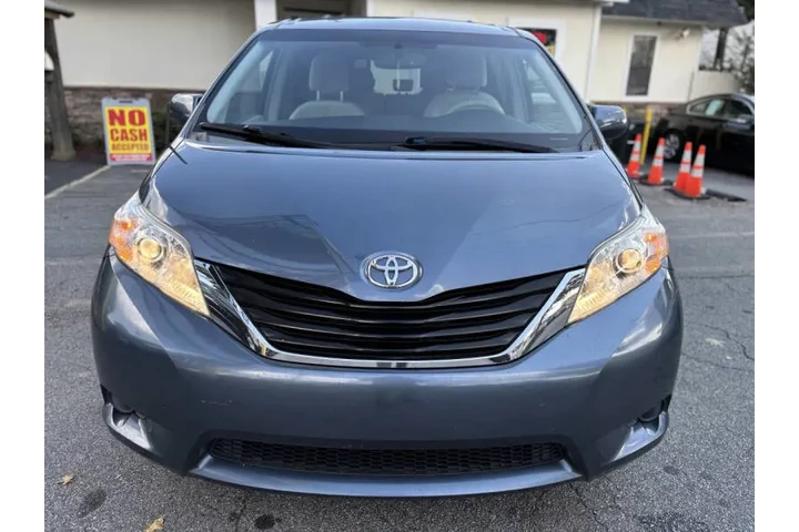 2014 Sienna LE Mobility 7-Pas image 3