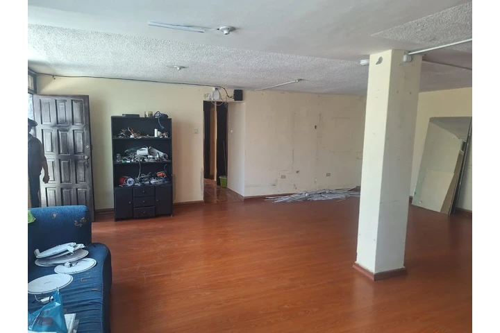 $140000 : Venta de casa Chillogallo image 3