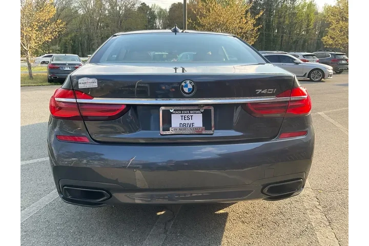 $17985 : BMW 7 Series 2016 740i 4dr S image 5