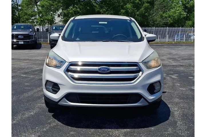 $13045 : Ford Escape 2017 AWD SE 4dr image 2