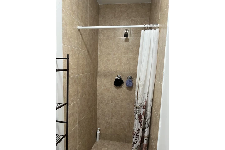 $1200 : Cuarto image 7