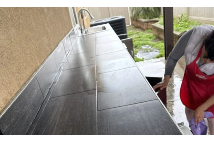 Miranda’s Golden Touch image 3