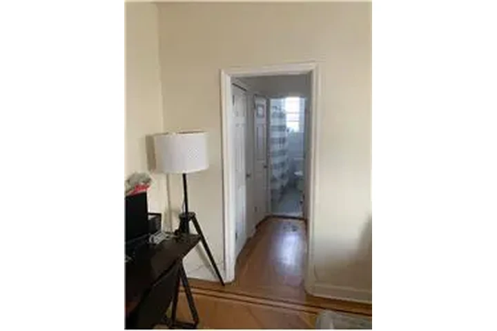 $2150 : Rental property with 1 bedro image 6