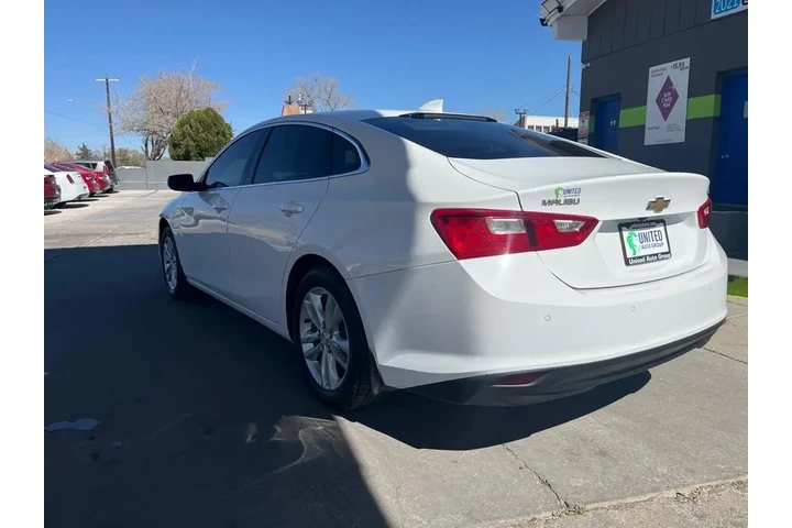 2016 Malibu Hybrid image 7