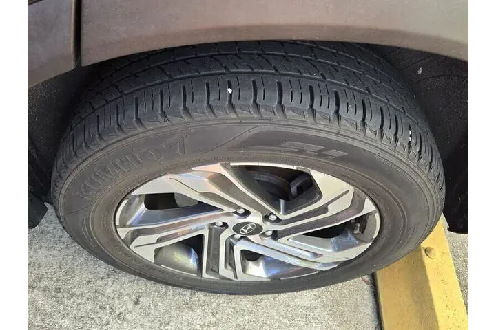 $17972 : Hyundai SANTA FE 2021 SEL 4d image 7