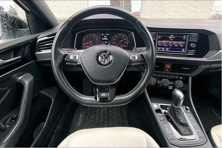 $12495 : Volkswagen Jetta 2019 R-Line image 5