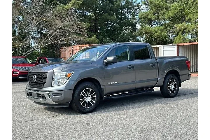 $29998 : Nissan Titan 2022 4x2 SV 4dr image 3