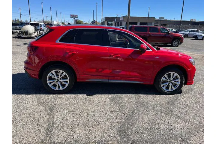 $28415 : Audi Q3 2023 AWD quattro S l image 9