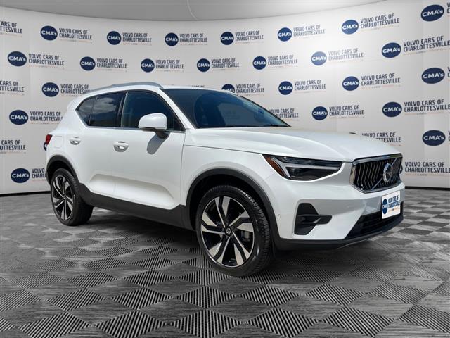 $51975 : PRE-OWNED 2024 VOLVO XC40 B5 image 7