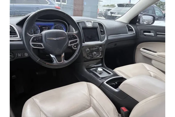 $6850 : 2017 300 Limited image 6