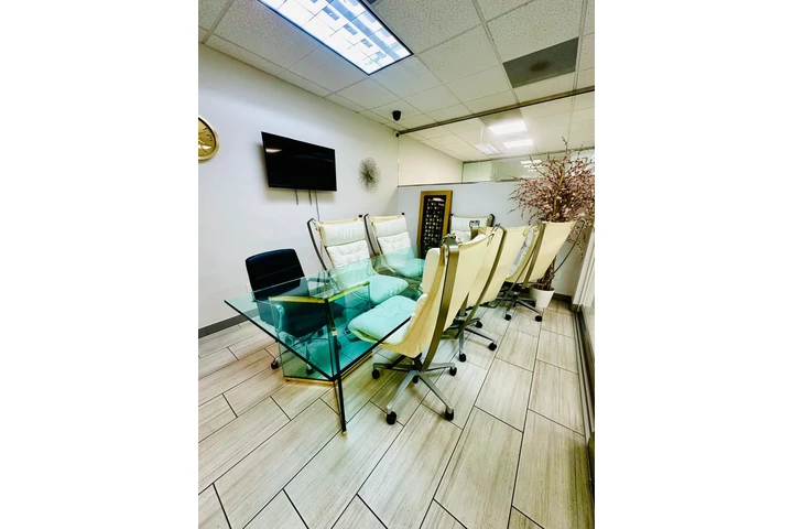 $700 : Renta de Oficinas image 2