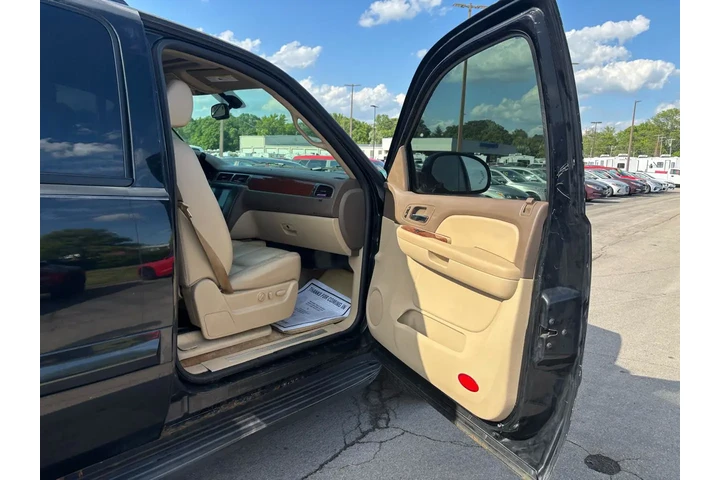 $3980 : 2007 GMC Yukon 4WD 4dr 1500 S image 8