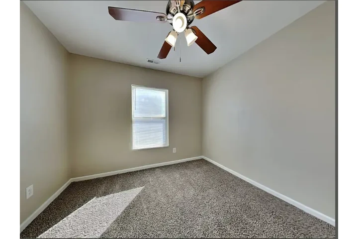 $1300 : Low income house for rent image 7