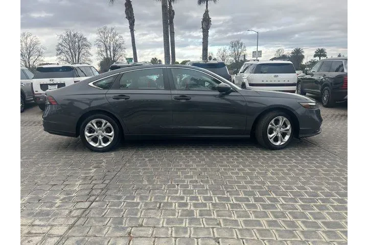 $22995 : Honda Accord 2024 LX 4dr Sed image 5