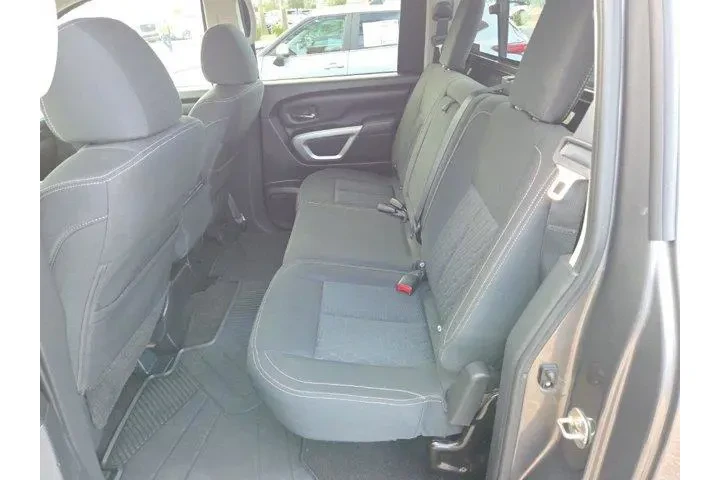 $24506 : Nissan Titan 2019 4x2 S 4dr image 4