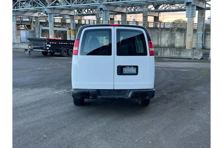 $9488 : 2011 GMC Savana 1500 image 6