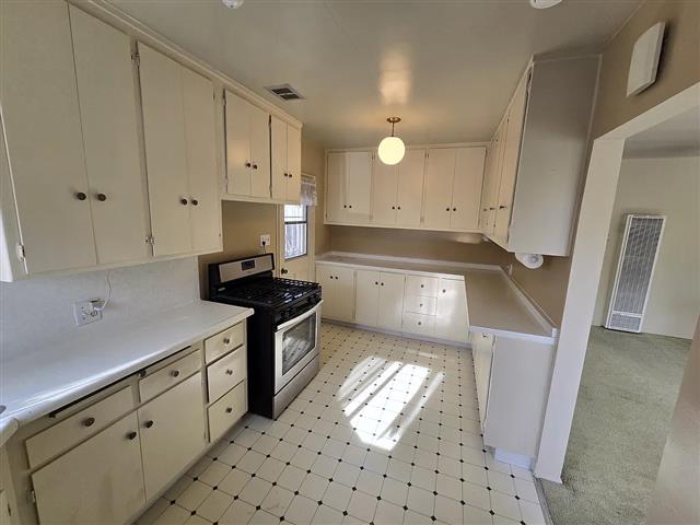 $1500 : Whittier Classic 3 Bed, 2 Bath image 4