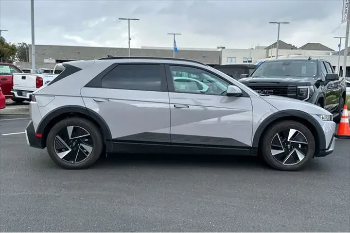 $39644 : Hyundai IONIQ 5 2025 SEL 4dr image 2