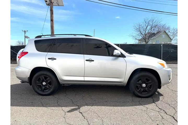 2011 RAV4 FWD 4dr 4-cyl 4-Spd image 7
