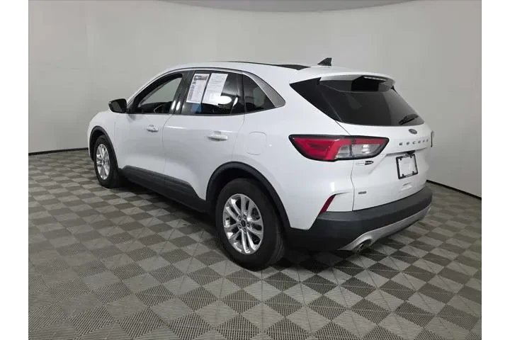 $16400 : Ford Escape 2022 SE 4dr SUV image 6