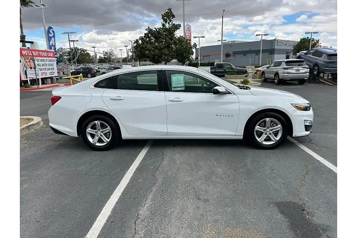 $21995 : Chevrolet Malibu 2024 LT 4dr image 3